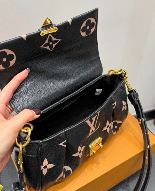 Stylish Fashion Carry LV Handbag LV2511132.1