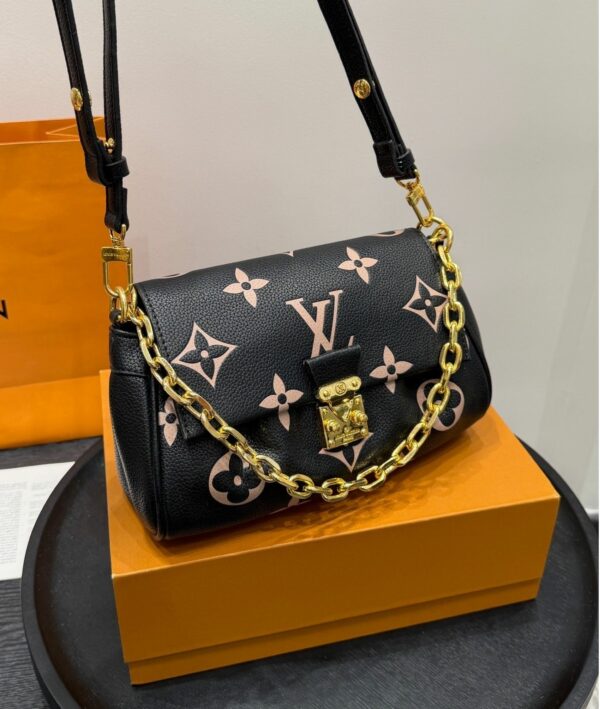 Stylish Fashion Carry LV Handbag LV2511132.1