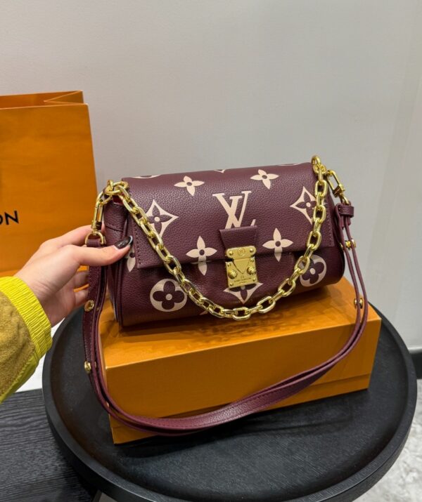 Stylish Fashion Carry LV Handbag LV2511132