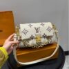 Stylish Fashion Carry LV Handbag LV2511132