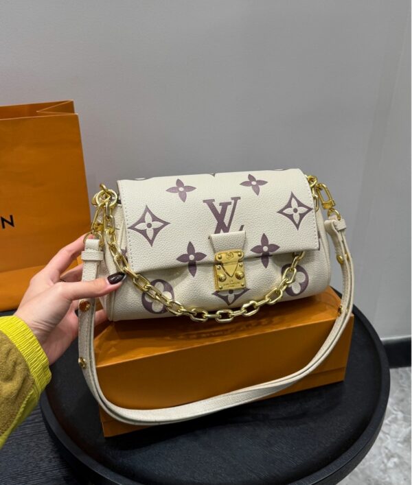 Stylish Fashion Carry LV Handbag LV2511132
