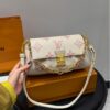 Stylish Fashion Carry LV Handbag LV2511132