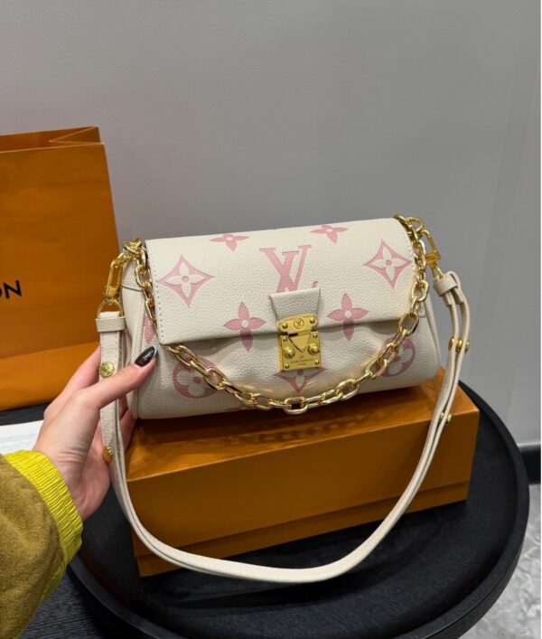 Stylish Fashion Carry LV Handbag LV2511132