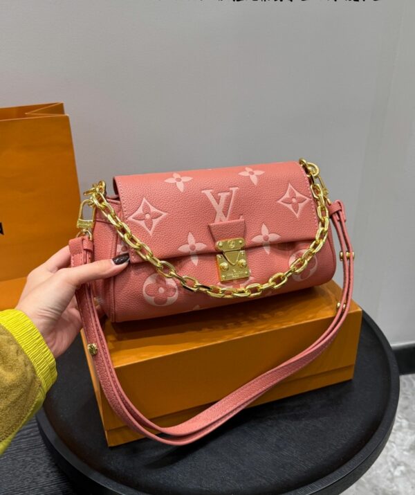 Stylish Fashion Carry LV Handbag LV2511132