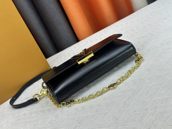 Chic Charm LV Handbag M12143-M12405