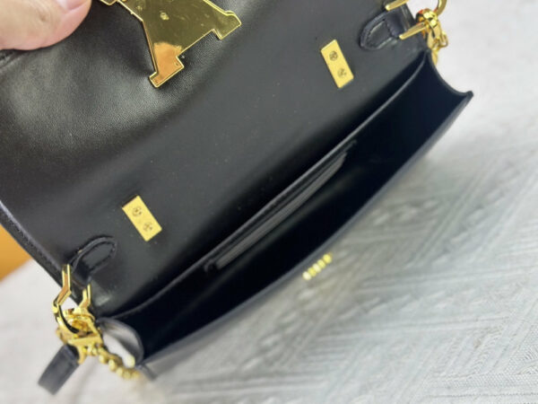 Chic Charm LV Handbag M12143-M12405