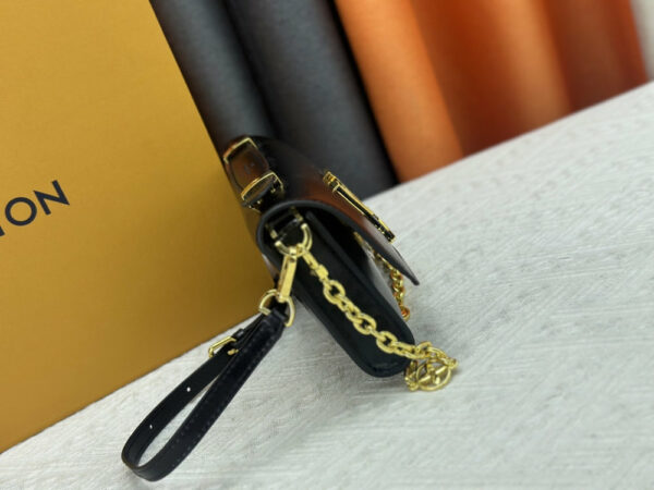 Chic Charm LV Handbag M12143-M12405