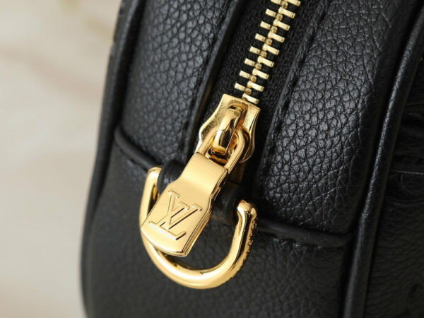 Chic Charm LV Handbag M25518-M26509 Chic Charm LV Handbag M25518-M26509