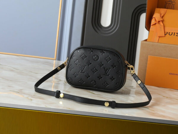 Chic Charm LV Handbag M25518-M26509 Chic Charm LV Handbag M25518-M26509