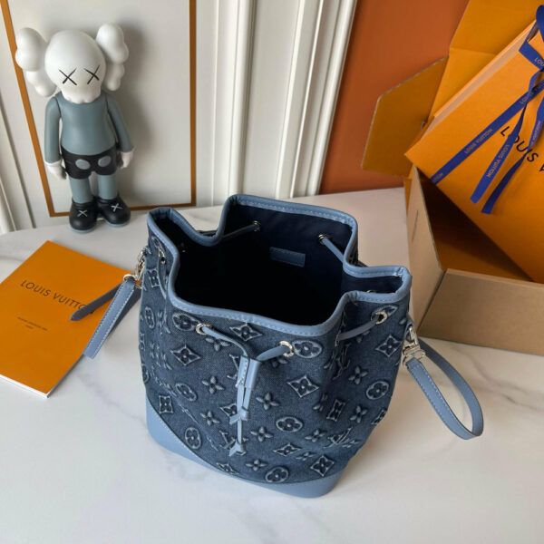 Chic Charm LV Handbag M40817-M44022 Chic Charm LV Handbag M40817-M44022