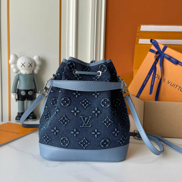 Chic Charm LV Handbag M40817-M44022 Chic Charm LV Handbag M40817-M44022