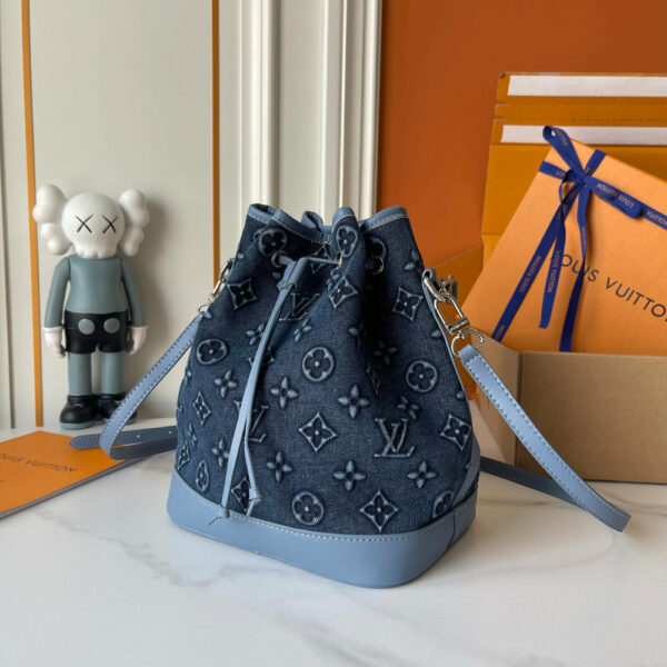Chic Charm LV Handbag M40817-M44022 Chic Charm LV Handbag M40817-M44022