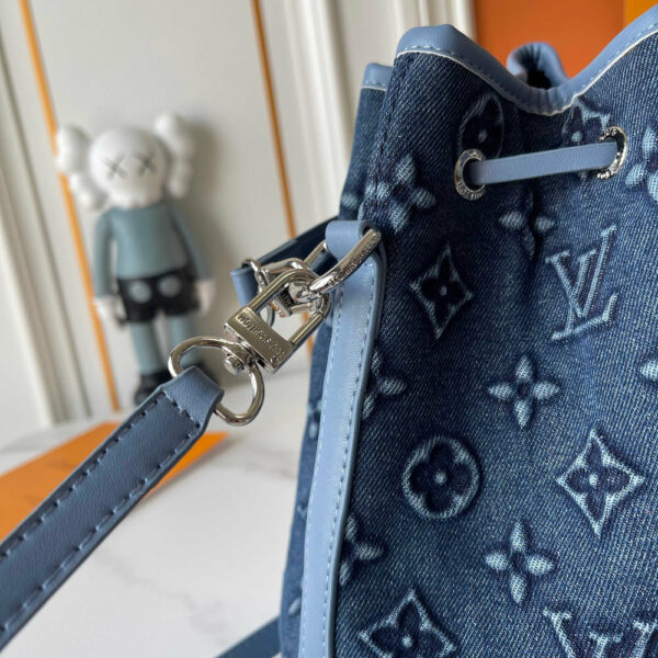 Chic Charm LV Handbag M40817-M44022 Chic Charm LV Handbag M40817-M44022