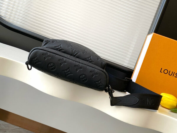 Stylish Fashion Carry LV Handbag M26730 Stylish Fashion Carry LV Handbag M26730