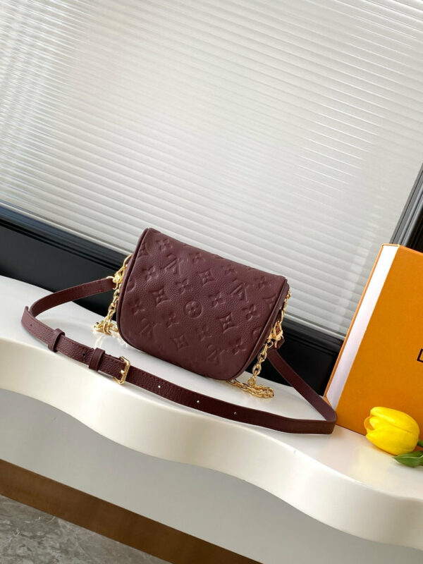 Stylish Fashion Carry LV Handbag M82208 Stylish Fashion Carry LV Handbag M82208