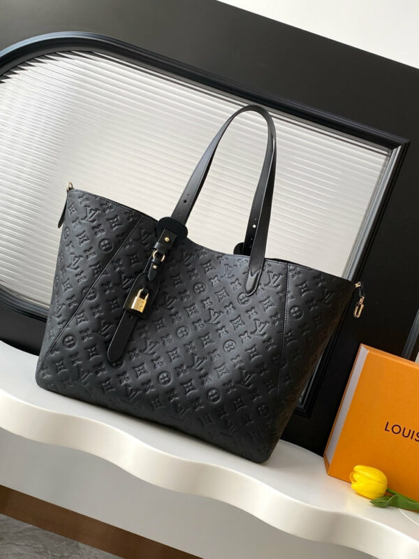 Stylish Fashion Carry LV Handbag M25860 Stylish Fashion Carry LV Handbag M25860
