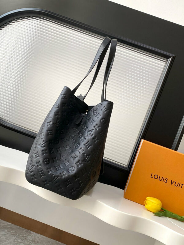 Stylish Fashion Carry LV Handbag M25860 Stylish Fashion Carry LV Handbag M25860