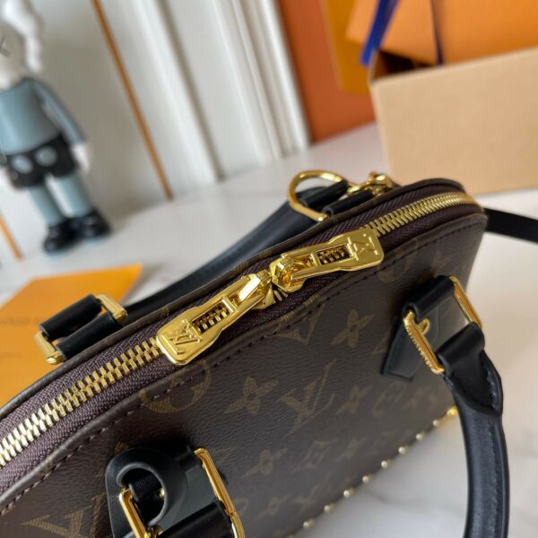 Chic Charm LV Handbag M27812-M28032 Chic Charm LV Handbag M27812-M28032