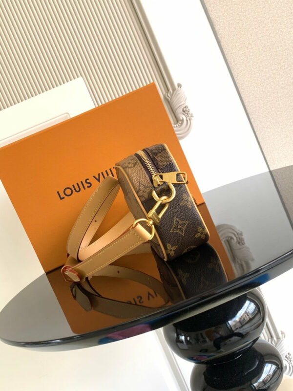 Stylish Fashion Carry LV Handbag M26020 Stylish Fashion Carry LV Handbag M26020
