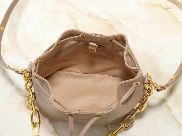 Chic Charm LV Handbag M26216-M26530 Chic Charm LV Handbag M26216-M26530