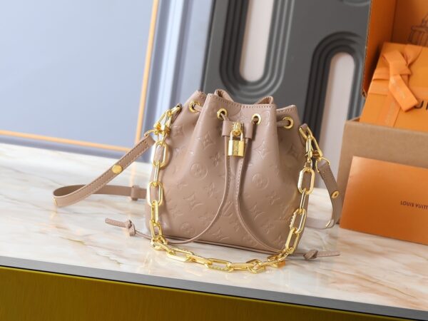 Chic Charm LV Handbag M26216-M26530 Chic Charm LV Handbag M26216-M26530