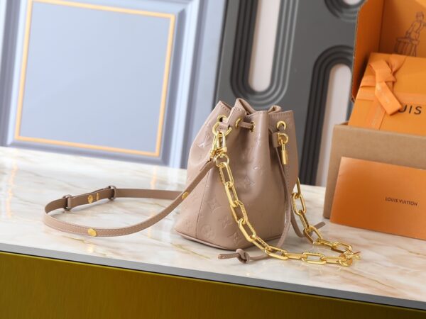 Chic Charm LV Handbag M26216-M26530 Chic Charm LV Handbag M26216-M26530