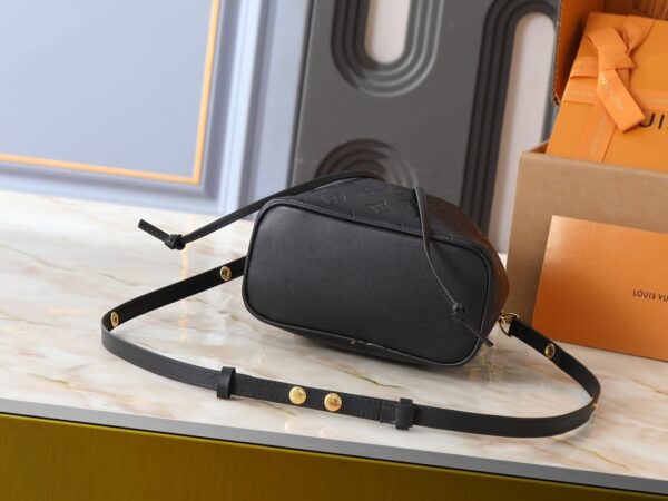 Chic Charm LV Handbag M26216-M26530 Chic Charm LV Handbag M26216-M26530
