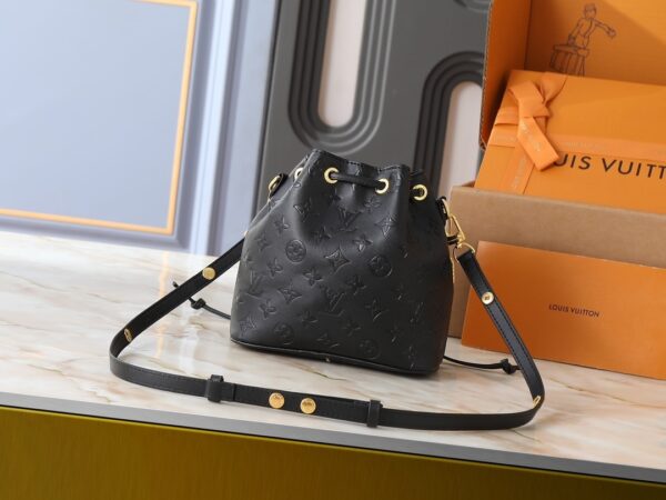 Chic Charm LV Handbag M26216-M26530 Chic Charm LV Handbag M26216-M26530