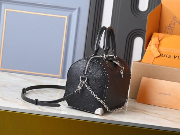Chic Charm LV Handbag M26181-M26392 Chic Charm LV Handbag M26181-M26392