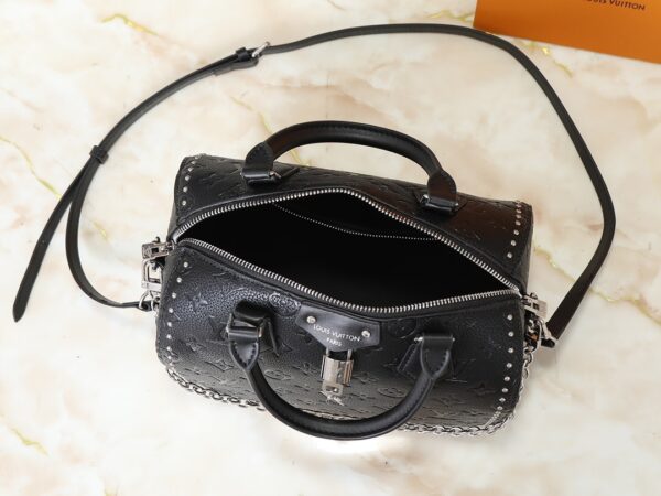 Chic Charm LV Handbag M26181-M26392 Chic Charm LV Handbag M26181-M26392