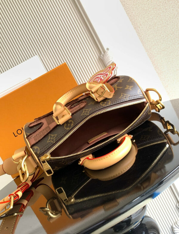 Stylish Fashion Carry LV Handbag M15428 Stylish Fashion Carry LV Handbag M15428