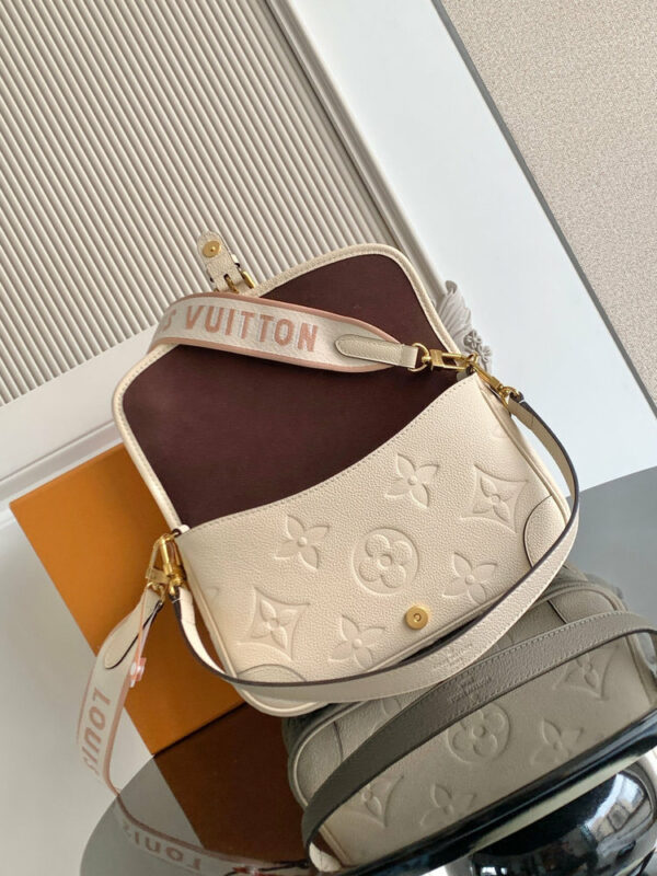 Stylish Fashion Carry LV Handbag M46386 Stylish Fashion Carry LV Handbag M46386