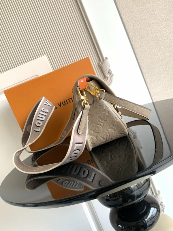 Stylish Fashion Carry LV Handbag M46386 Stylish Fashion Carry LV Handbag M46386