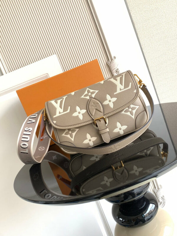 Stylish Fashion Carry LV Handbag M46386 Stylish Fashion Carry LV Handbag M46386