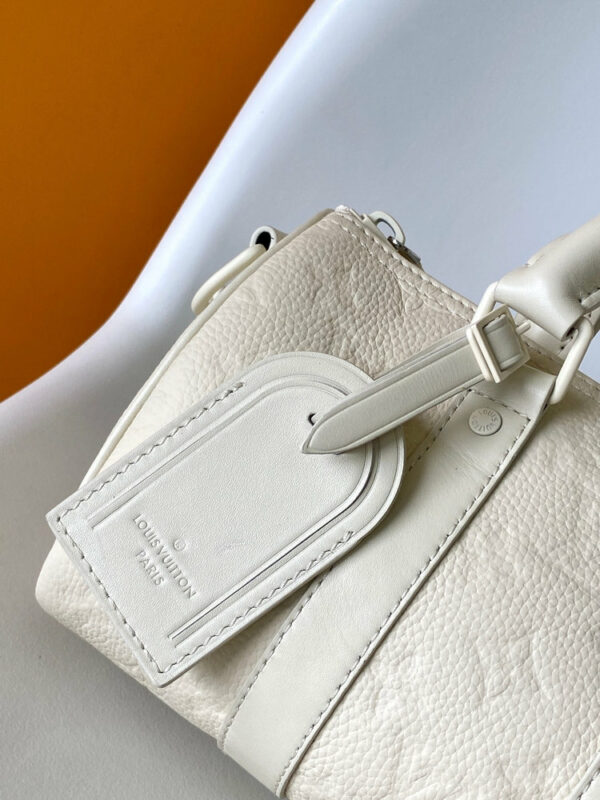 Stylish Fashion Carry LV Handbag M24432 Stylish Fashion Carry LV Handbag M24432