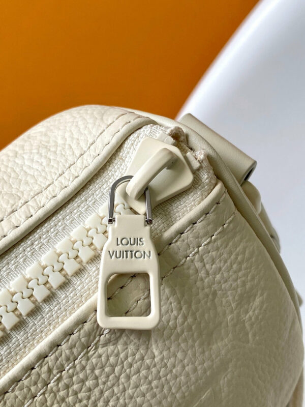 Stylish Fashion Carry LV Handbag M24432 Stylish Fashion Carry LV Handbag M24432