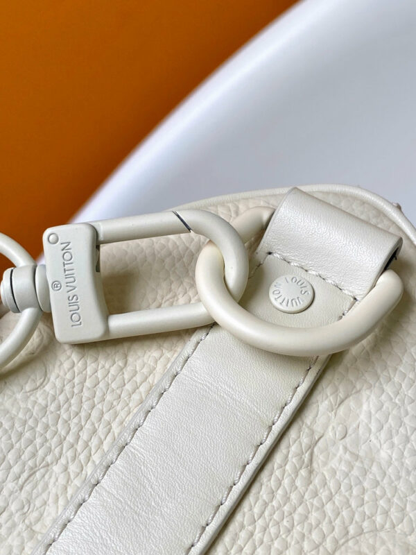 Stylish Fashion Carry LV Handbag M24432 Stylish Fashion Carry LV Handbag M24432