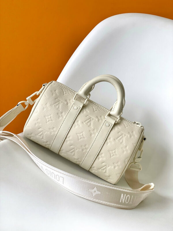 Stylish Fashion Carry LV Handbag M24432 Stylish Fashion Carry LV Handbag M24432