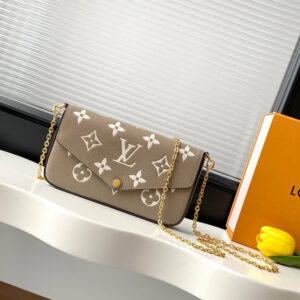 New Collection Fashion LV Handbag M82477