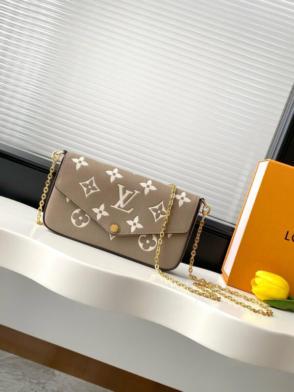 Stylish Fashion Carry LV Handbag M82477