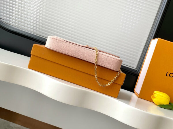 Stylish Fashion Carry LV Handbag M82477