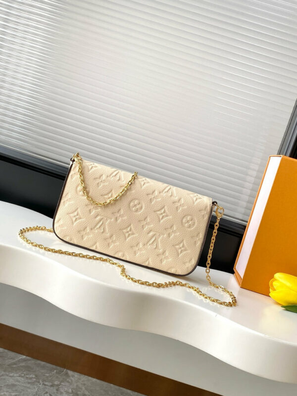 Stylish Fashion Carry LV Handbag M82477