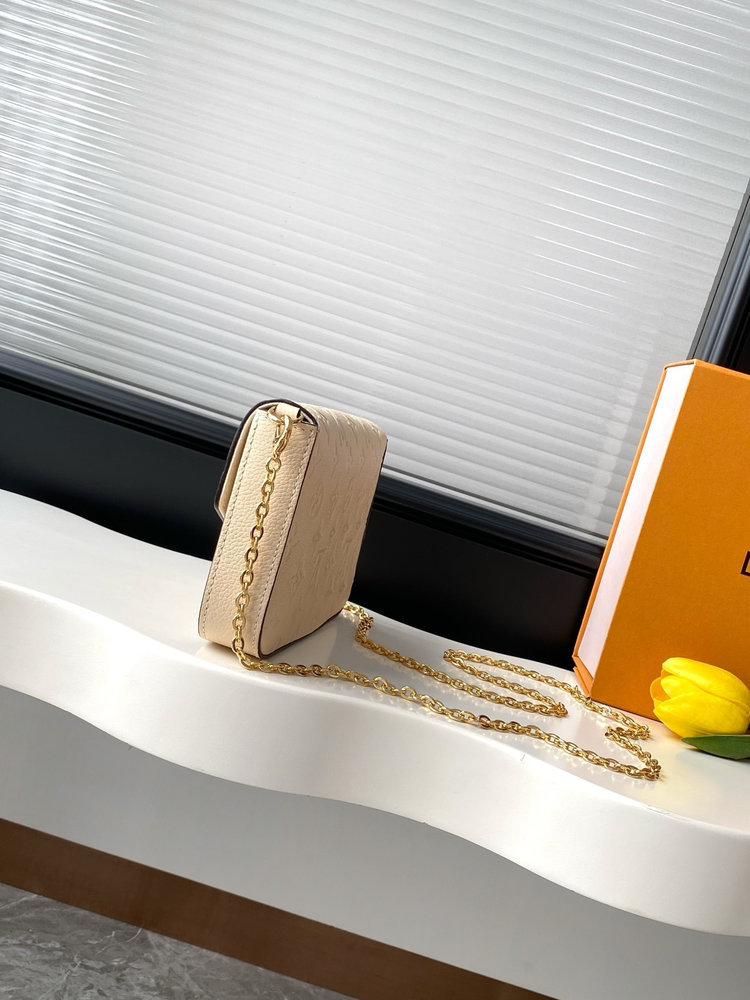 New Collection Fashion LV Handbag M82477 New Collection Fashion LV Handbag M82477