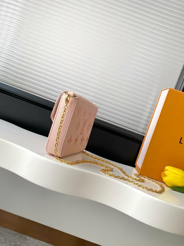 Stylish Fashion Carry LV Handbag M82477
