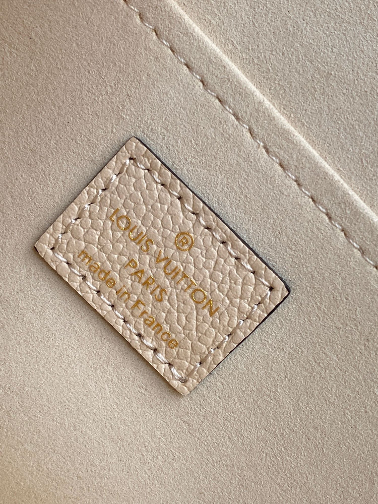 New Collection Fashion LV Handbag M82477 New Collection Fashion LV Handbag M82477