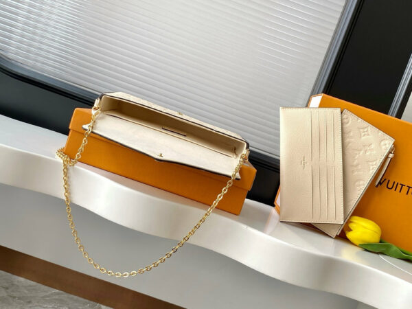 Stylish Fashion Carry LV Handbag M82477