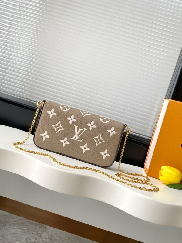 Stylish Fashion Carry LV Handbag M82477