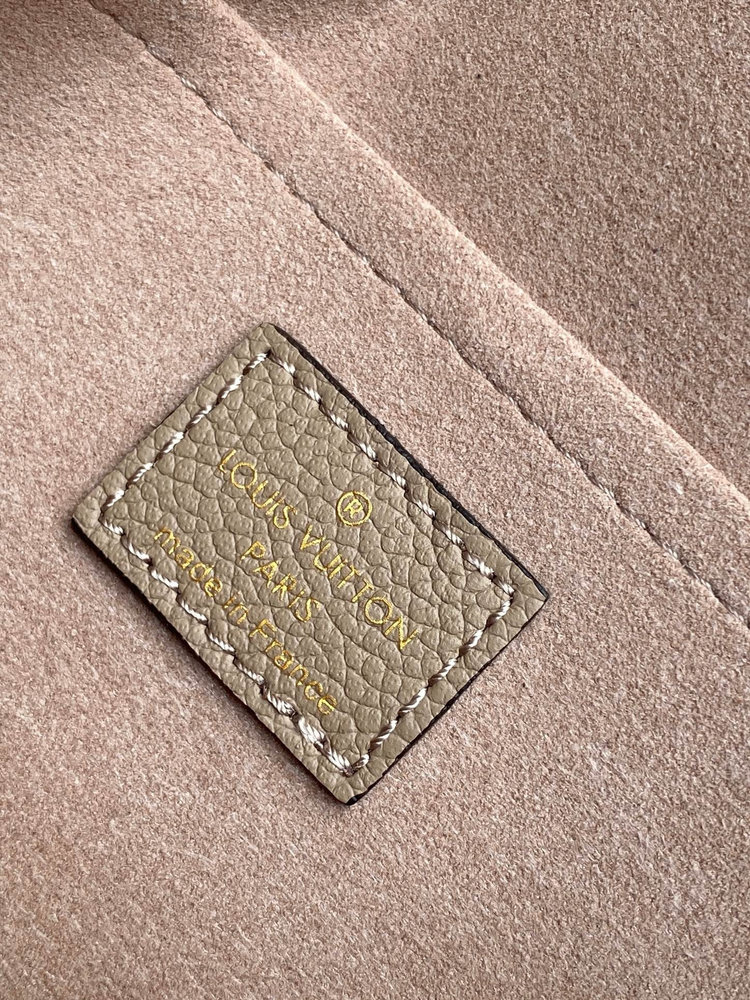 New Collection Fashion LV Handbag M82477 New Collection Fashion LV Handbag M82477