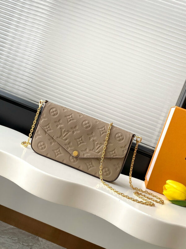 Stylish Fashion Carry LV Handbag M82477.1 Stylish Fashion Carry LV Handbag M82477.1