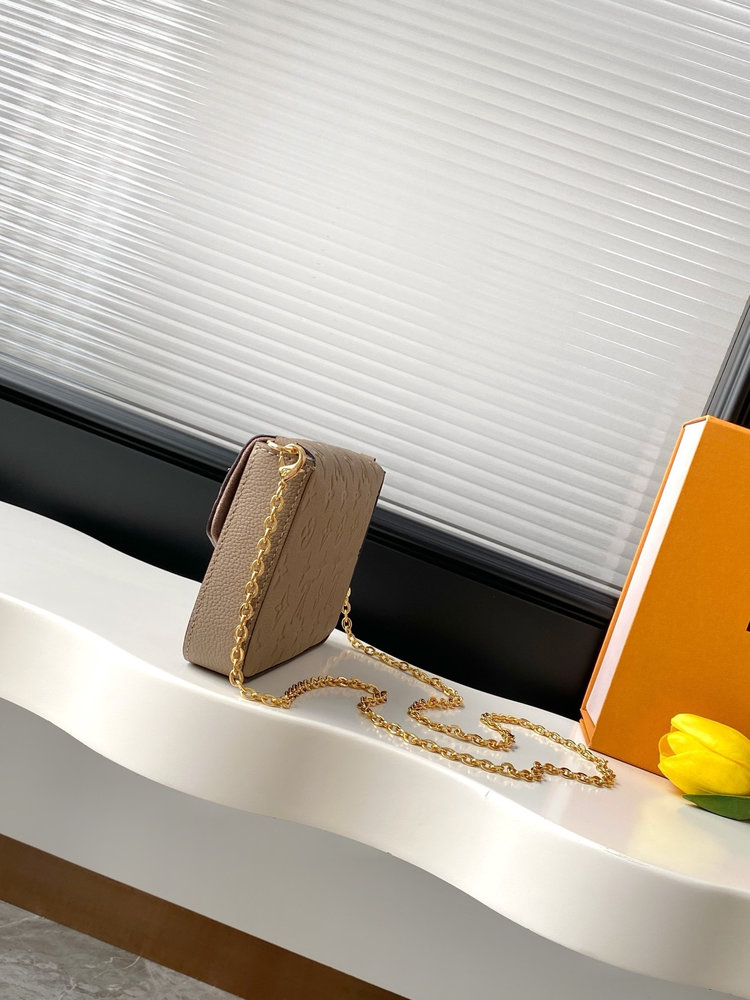 New Collection Fashion LV Handbag M82477.1 New Collection Fashion LV Handbag M82477.1